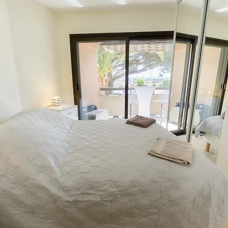 Appartement Studio Face Au Port - La Napoule *