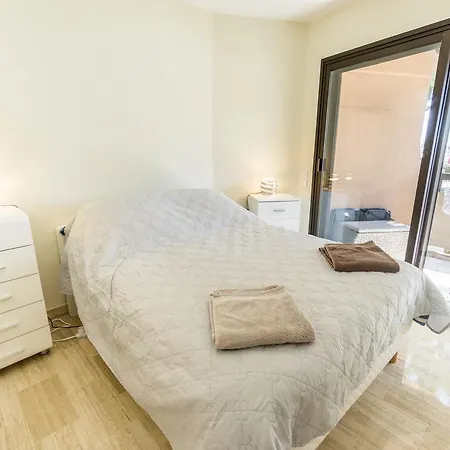 Appartement Studio Face Au Port - La Napoule
